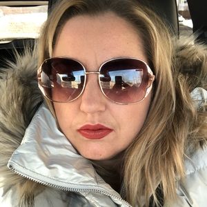 Meet your Posher, Janine